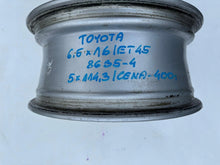 Laden Sie das Bild in den Galerie-Viewer, 1x Alufelge 16 Zoll 6.5&quot; 5x114.3 45ET Toyota Rim Wheel
