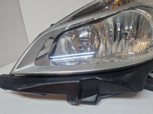 Laden Sie das Bild in den Galerie-Viewer, Frontscheinwerfer Renault Clio III 8200244889 Links Scheinwerfer Headlight SCH9020596953qz