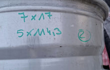 Load image into Gallery viewer, 1x Alufelge 17 Zoll 7.0" 5x114.3 47ET Silber WI147017 Hyundai I Rim Wheel FEL8025227661ne