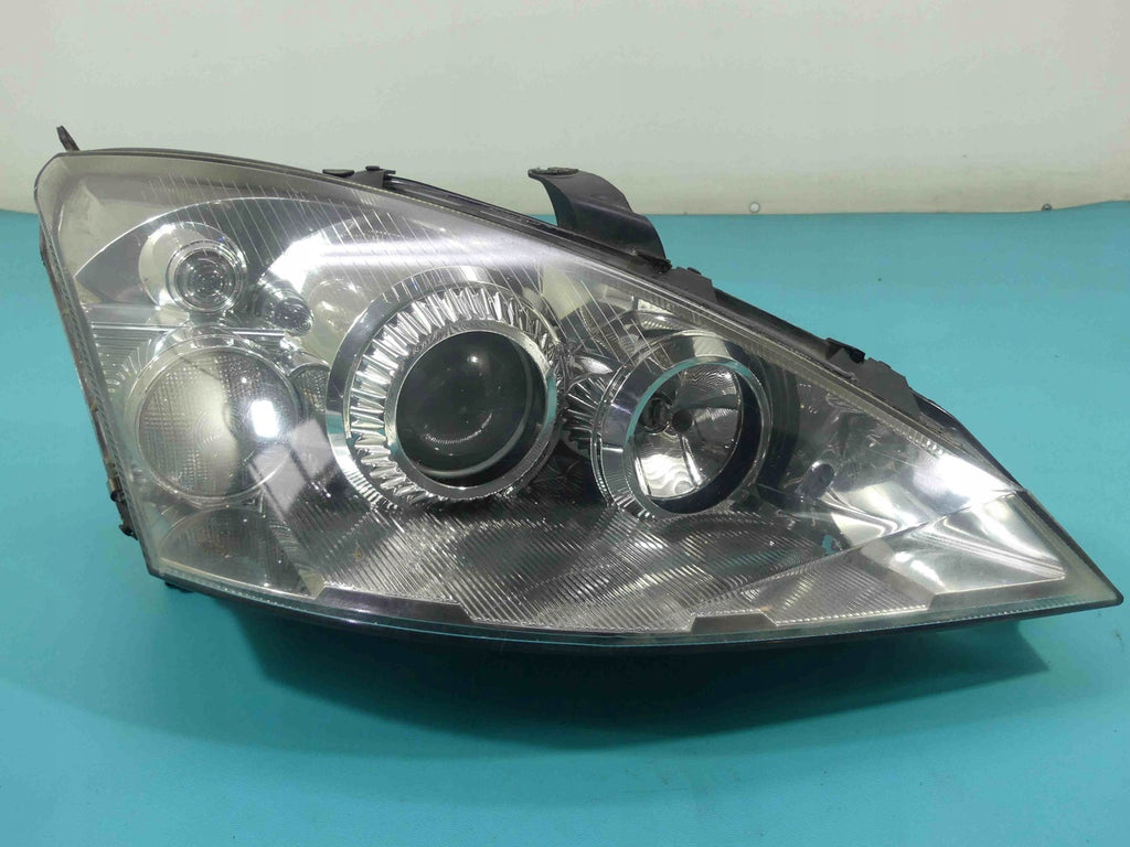 Frontscheinwerfer Ford Focus Xenon Ein Stück (Rechts oder Links) Headlight