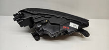 Laden Sie das Bild in den Galerie-Viewer, Frontscheinwerfer Skoda Fabia IV 6VB941015 LED Links Scheinwerfer Headlight SCH2573424924hn