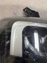 Laden Sie das Bild in den Galerie-Viewer, Frontscheinwerfer Renault Master 260106174R Rechts Scheinwerfer Headlight SCH7156764310xc