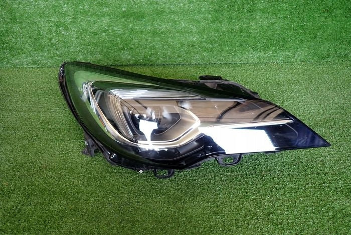 Frontscheinwerfer Opel Astra 39218026 Rechts Scheinwerfer Headlight SCH9382421575zw