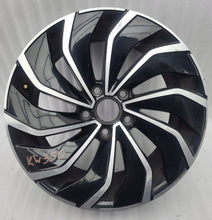 Laden Sie das Bild in den Galerie-Viewer, 1x Alufelge 18 Zoll 7.5" 5x112 51ET Glanz Schwarz 5H0601025D VW Golf Rim Wheel FEL1249145926mz