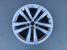 Laden Sie das Bild in den Galerie-Viewer, 1x Alufelge 19 Zoll 8.5&quot; 5x112 45ET 4G0601025CQ Audi A6 C7 Rim Wheel