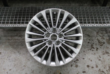Load image into Gallery viewer, 1x Alufelge 17 Zoll 7.0" 5x108 50ET Glanz Silber JX7C-1007-N1A Ford Focus FEL1350613967bv