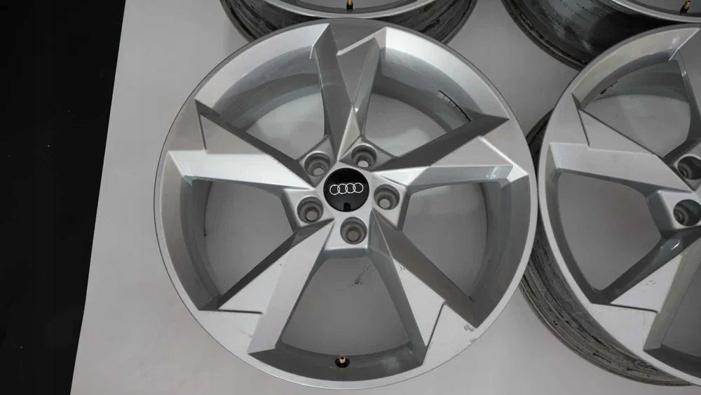4x Alufelge 19 Zoll 7.0" 5x112 43ET Glanz Silber Audi Rim Wheel FEL7742150140ji