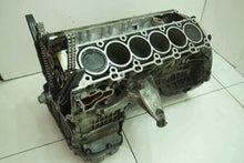 Load image into Gallery viewer, Motorblock Mercedes-Benz W220 137970 6.0 367PS 270kW 190TKm Benzin Unkomplett