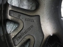 Load image into Gallery viewer, 1x Alufelge 18 Zoll 7.5&quot; 5x114.3 50ET Glanz Graphit 52910-CM300 Hyundai Mg