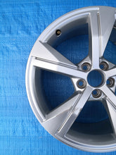 Load image into Gallery viewer, 1x Alufelge 17 Zoll 7.5&quot; 5x100 46ET Glanz Silber 82A601025G Audi A1 Rim Wheel