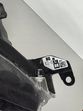 Laden Sie das Bild in den Galerie-Viewer, Frontscheinwerfer Toyota Yaris 457888900 Rechts Scheinwerfer Headlight SCH1045846983fj