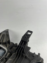 Laden Sie das Bild in den Galerie-Viewer, Frontscheinwerfer Opel Astra L 9855316580 Links Scheinwerfer Headlight SCH2253480753lz