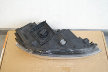 Laden Sie das Bild in den Galerie-Viewer, Frontscheinwerfer VW Polo 2G1941035B Links Scheinwerfer Headlight SCH8517514792od