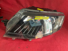 Laden Sie das Bild in den Galerie-Viewer, Frontscheinwerfer Skoda Octavia III 5E1941016B 5E1941015B Xenon Ein Satz SCH1531620766mg