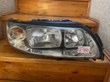 Laden Sie das Bild in den Galerie-Viewer, Frontscheinwerfer Volvo S60 V70 Rechts Scheinwerfer Headlight SCH5662290326lz