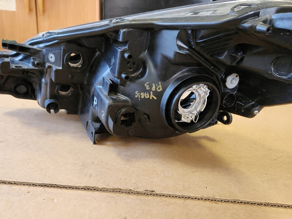 Frontscheinwerfer Toyota Yaris Rechts Scheinwerfer Headlight