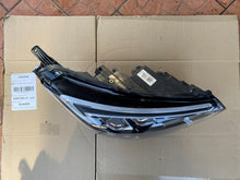 Laden Sie das Bild in den Galerie-Viewer, Frontscheinwerfer Opel Crossland X 462161423 LED Rechts Scheinwerfer Headlight SCH2526169596fw