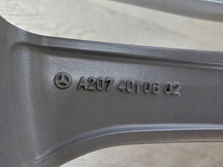 1x Alufelge 17 Zoll 5x112 A2074010602 Mercedes-Benz C207 Rim Wheel FEL2140961415je