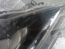 Laden Sie das Bild in den Galerie-Viewer, Frontscheinwerfer Mitsubishi Eclipse Cross W3153R Rechts Scheinwerfer Headlight