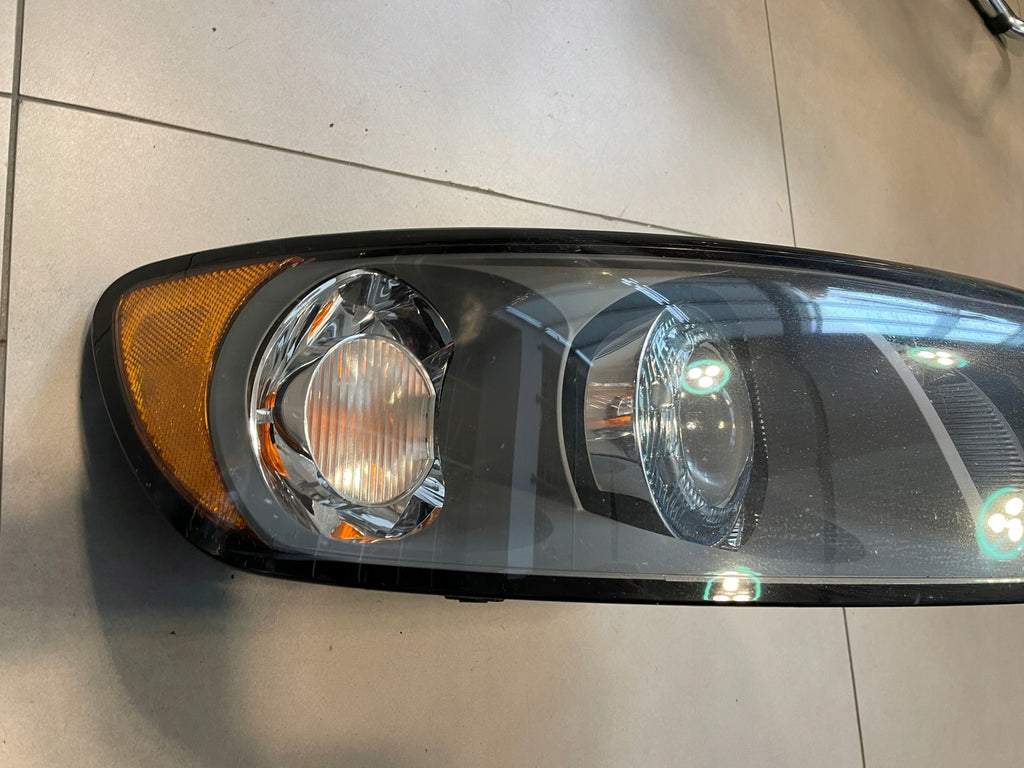 Frontscheinwerfer Volvo V50 30678917 Xenon Rechts Scheinwerfer Headlight SCH6706564334wu