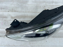 Laden Sie das Bild in den Galerie-Viewer, Frontscheinwerfer Hyundai I10 92101-B9000 Links Scheinwerfer Headlight