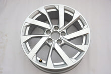 Laden Sie das Bild in den Galerie-Viewer, 1x Alufelge 16 Zoll 6.5" 5x100 40ET Glanz Silber 82A601025 Audi Rim Wheel FEL3855975759kd
