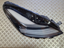 Laden Sie das Bild in den Galerie-Viewer, Frontscheinwerfer Tesla Model 3 1110796-00-D Ein Stück (Rechts oder Links)
