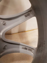 Load image into Gallery viewer, 1x Alufelge 16 Zoll 6.5" 5x112 22ET Glanz Silber 6876921 BMW G21 G20 Rim Wheel FEL3662627205vx