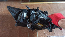Laden Sie das Bild in den Galerie-Viewer, Frontscheinwerfer Toyota Auris Xenon Links Scheinwerfer Headlight