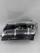 Laden Sie das Bild in den Galerie-Viewer, Frontscheinwerfer VW Crafter 7C1941036B Ein Stück (Rechts oder Links) Headlight SCH7359966773ow