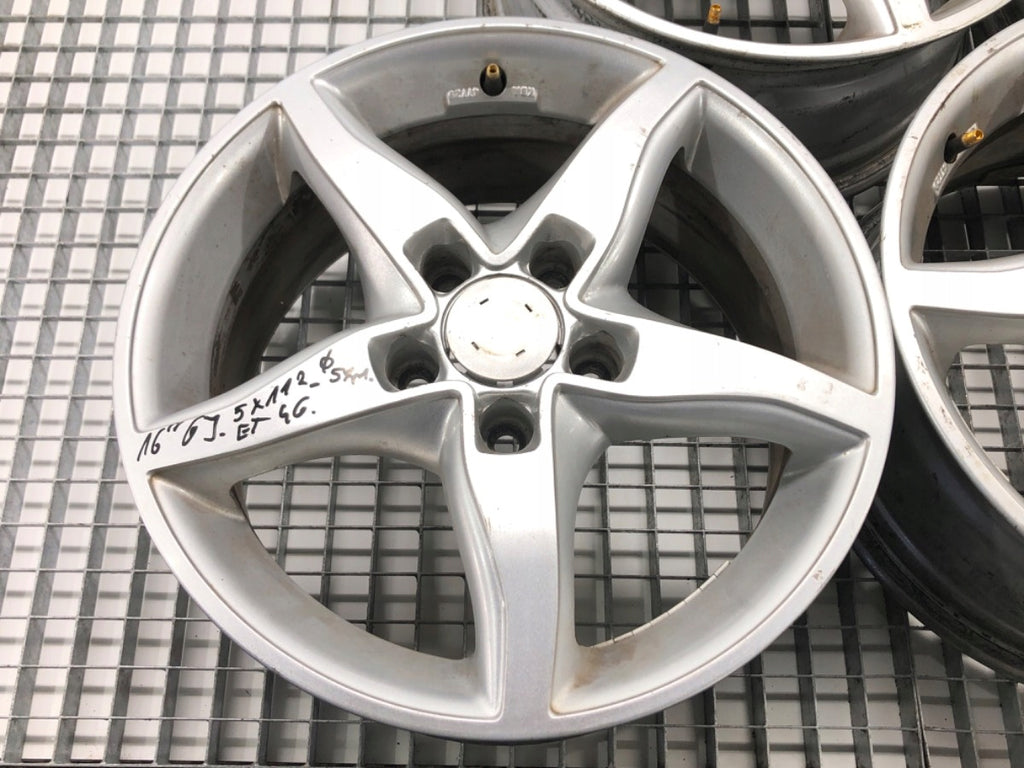 1x Alufelge 16 Zoll 6.0" 5x112 46ET Glanz Silber Audi Rim Wheel