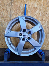 Laden Sie das Bild in den Galerie-Viewer, 4x Alufelge 17 Zoll 7.0" 5x112 39ET Glanz Silber KBA50787 Rim Wheel FEL4321672747rq