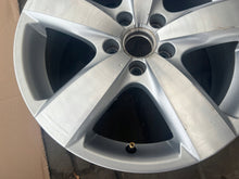 Load image into Gallery viewer, 1x Alufelge 17 Zoll 6.5" 5x112 33ET Glanz Silber 5N0601025 VW Tiguan Rim Wheel FEL6925181259wy