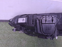 Laden Sie das Bild in den Galerie-Viewer, Frontscheinwerfer VW Golf VII Sportsvan 517941032B Xenon Rechts Headlight SCH3682818771wz