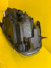 Laden Sie das Bild in den Galerie-Viewer, Frontscheinwerfer Dacia Duster 260602465R LED Links Scheinwerfer Headlight