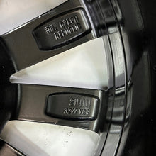 Laden Sie das Bild in den Galerie-Viewer, 1x Alufelge 17 Zoll 7.0&quot; 5x100 46ET Glanz Schwarz 5JJ601025 Skoda Rim Wheel