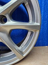 Load image into Gallery viewer, 1x Alufelge 15 Zoll 6.0" 4x108 45ET Glanz Silber H1BJ-1007-J1A Ford Fiesta I FEL7777753943qk