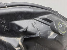 Laden Sie das Bild in den Galerie-Viewer, Frontscheinwerfer Toyota Prius Rechts Scheinwerfer Headlight SCH6983220056tf