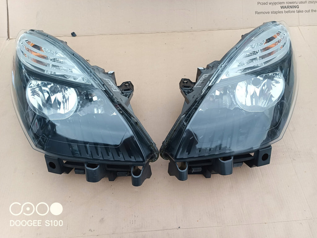 Frontscheinwerfer Renault Scenic 89902926 Ein Satz Scheinwerfer Headlight