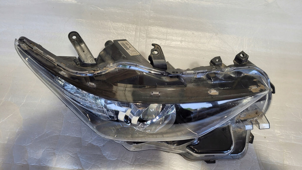 Frontscheinwerfer Toyota Auris 81110-02K30 Rechts Scheinwerfer Headlight