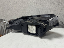 Laden Sie das Bild in den Galerie-Viewer, Frontscheinwerfer Audi A5 9856326 Xenon Rechts Scheinwerfer Headlight SCH3227051553hk