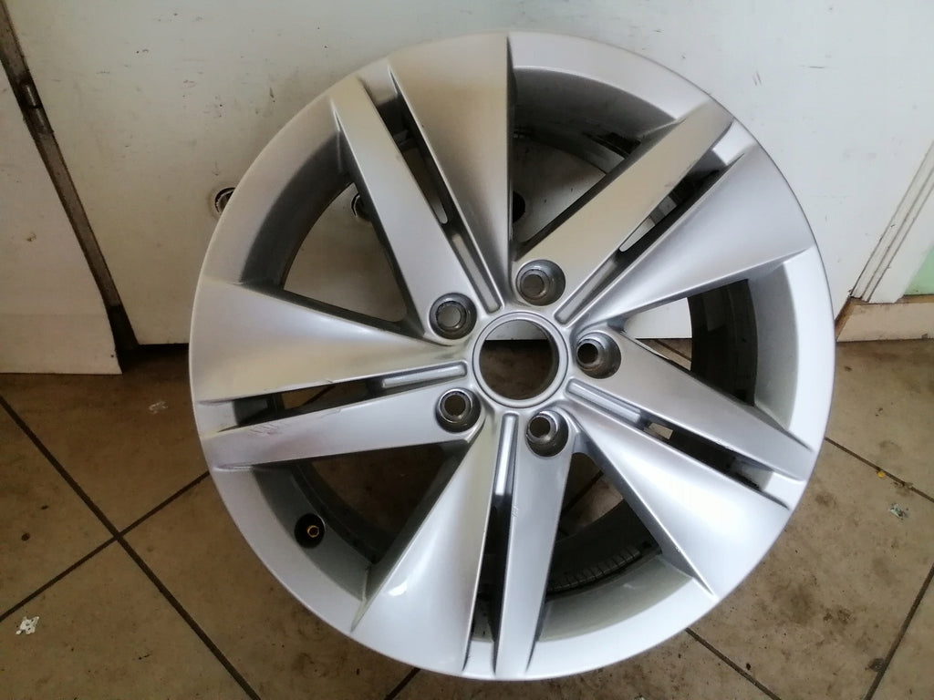 1x Alufelge 16 Zoll 7.0" 5x112 48ET Glanz Silber 5H0601025 VW Golf Rim Wheel