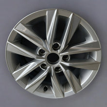 Laden Sie das Bild in den Galerie-Viewer, 1x Alufelge 15 Zoll 6.0&quot; 5x112 47ET 2K5601025L VW Caddy Rim Wheel