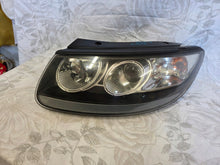 Laden Sie das Bild in den Galerie-Viewer, Frontscheinwerfer Hyundai Santa I Fe 92101-2BXXX Links Scheinwerfer Headlight SCH1385253498wi