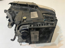 Laden Sie das Bild in den Galerie-Viewer, Frontscheinwerfer VW Passat Xenon Rechts Scheinwerfer Headlight SCH5767072963fv