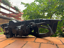 Laden Sie das Bild in den Galerie-Viewer, Frontscheinwerfer Mitsubishi Colt Ein Stück (Rechts oder Links) Headlight