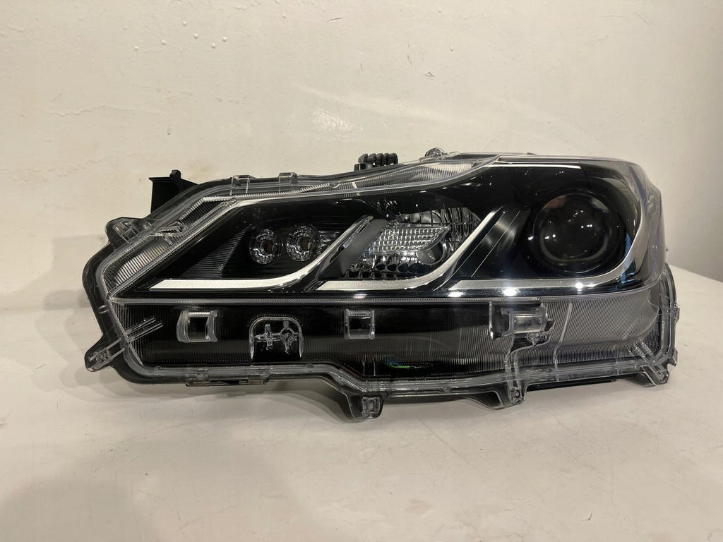 Frontscheinwerfer Toyota Corolla 81150-02T31 Links Scheinwerfer Headlight SCH5127749894gy