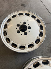 Laden Sie das Bild in den Galerie-Viewer, 1x Alufelge 15 Zoll 7.0&quot; 5x112 25ET A1264003002 Mercedes-Benz Rim Wheel