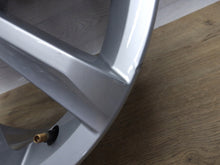 Laden Sie das Bild in den Galerie-Viewer, 1x Alufelge 17 Zoll 6.5" 5x112 41ET Glanz Silber 3G0601025C VW Passat B8 FEL4881602530pc