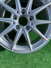 Laden Sie das Bild in den Galerie-Viewer, 1x Alufelge 16 Zoll 6.5" 5x112 44ET Glanz Silber A1774011100 Mercedes-Benz FEL1218683581hw